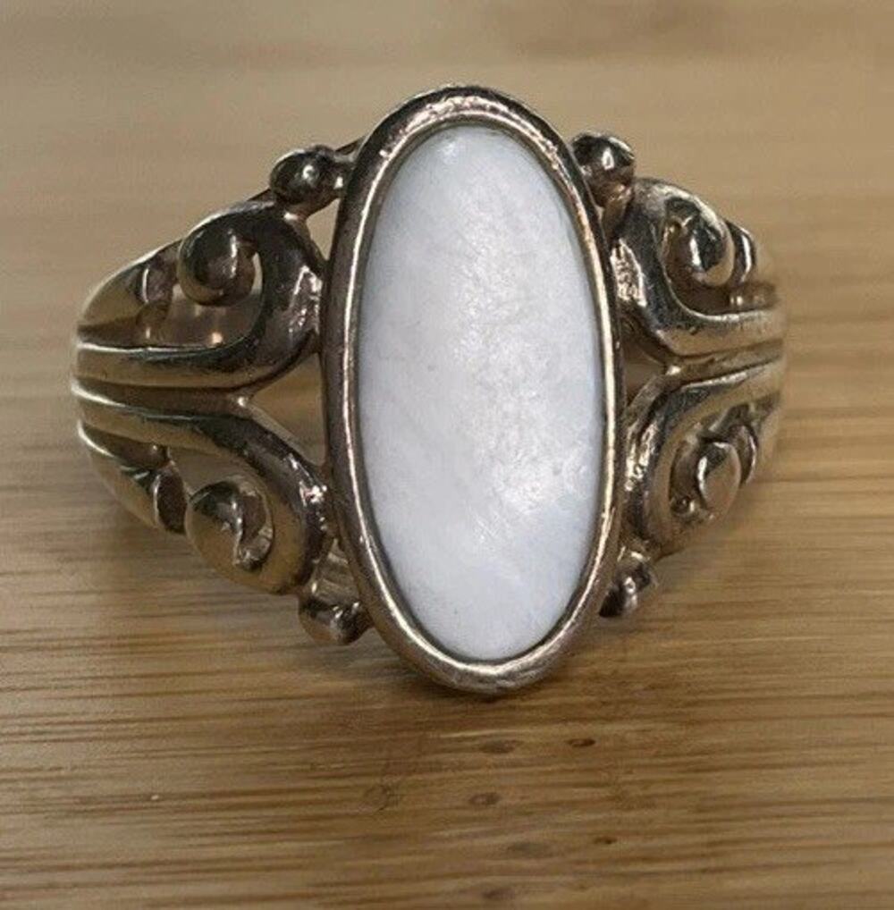 Vintage Sterling Silver Mother of Pearl Ring Oval Cabochon Scroll Filigree Sz 8